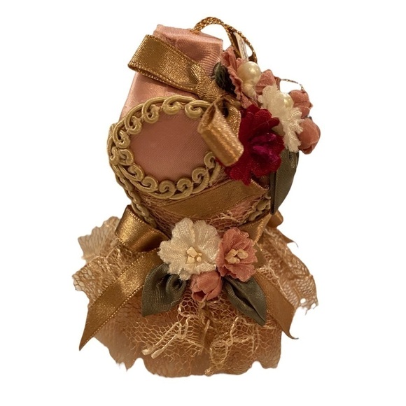 💕Katherine’s Collection Victorian Ballerina Bust Form Ornament - Picture 4 of 7